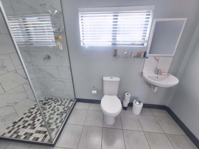 5 Bedroom Property for Sale in Seemeeu Park Western Cape